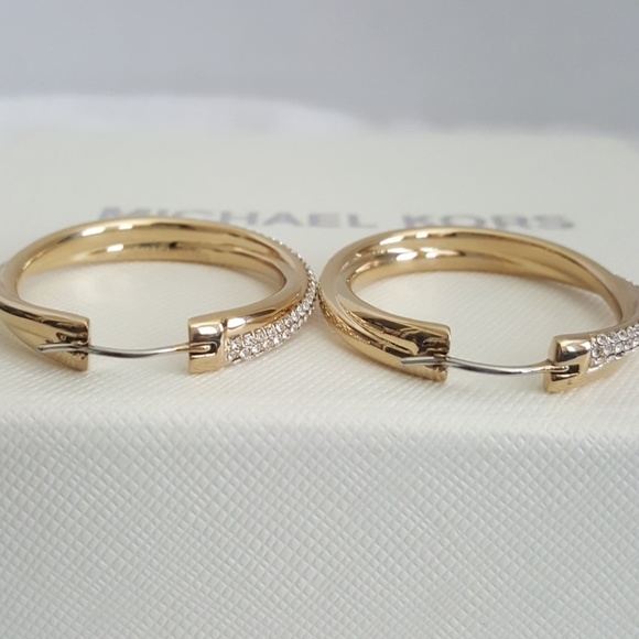 New Michael Kors Crystal Crossover Hoop Earrings - Picture 6 of 6
